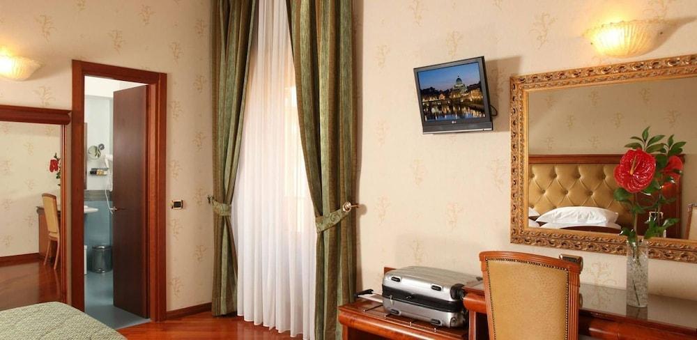Serena Srl 3*